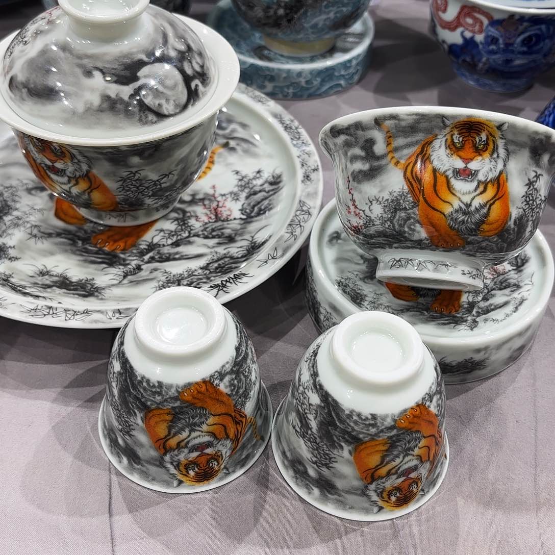 瓷片多****子景德镇瓷器艺术