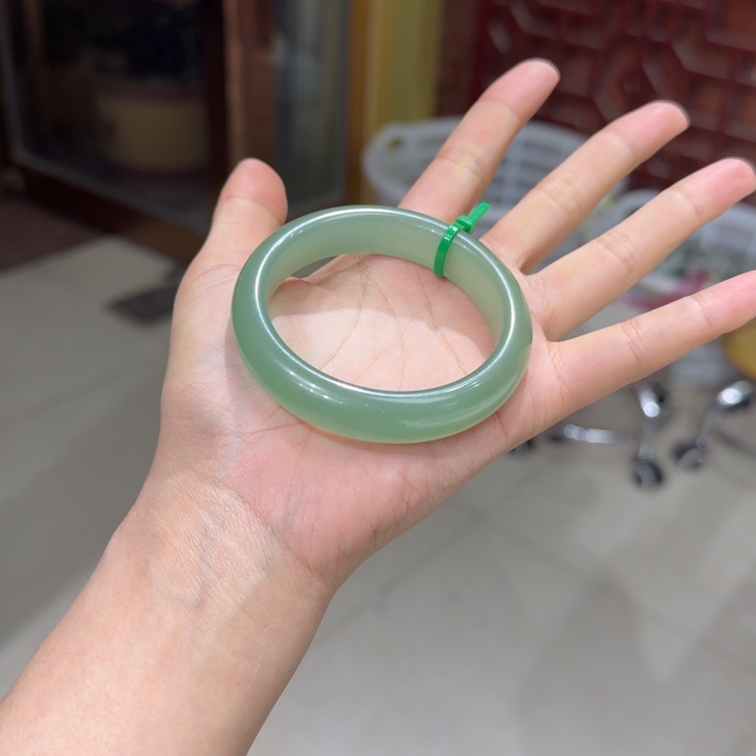 东陵石未镶嵌手镯