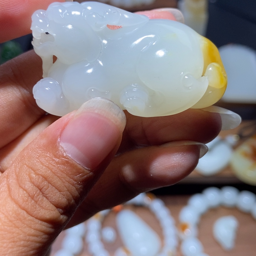 上***水颈饰未镶嵌和田玉