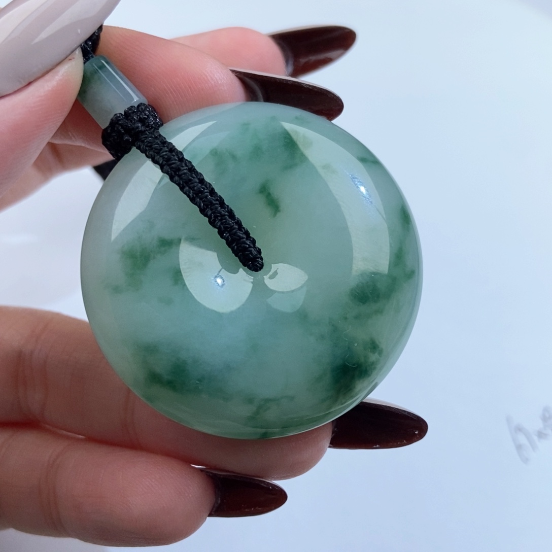 翡翠未镶嵌颈饰平安扣