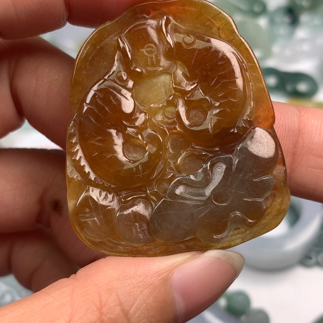 翡翠未镶嵌颈饰翡翠