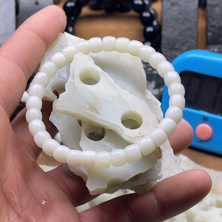 情***灵和田玉未镶嵌手串