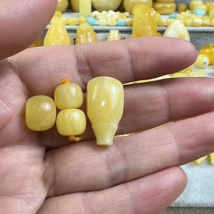 5***4蜜蜡未镶嵌裸石16