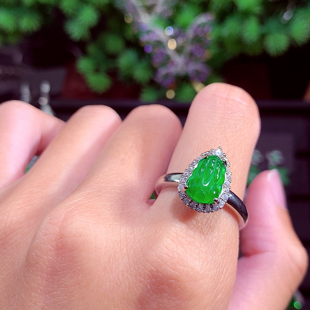 颈饰未镶嵌翡翠天然