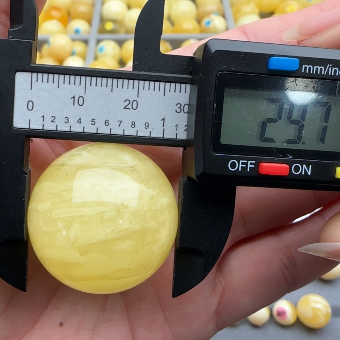 蜜蜡未镶嵌裸石微瑕虎皮纹珠子