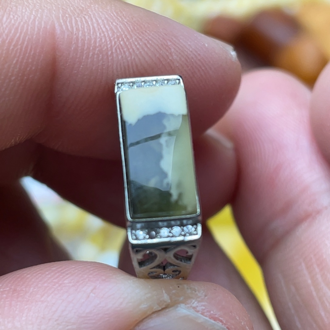 蜜蜡颈饰银S925镶嵌蜜蜡戒指