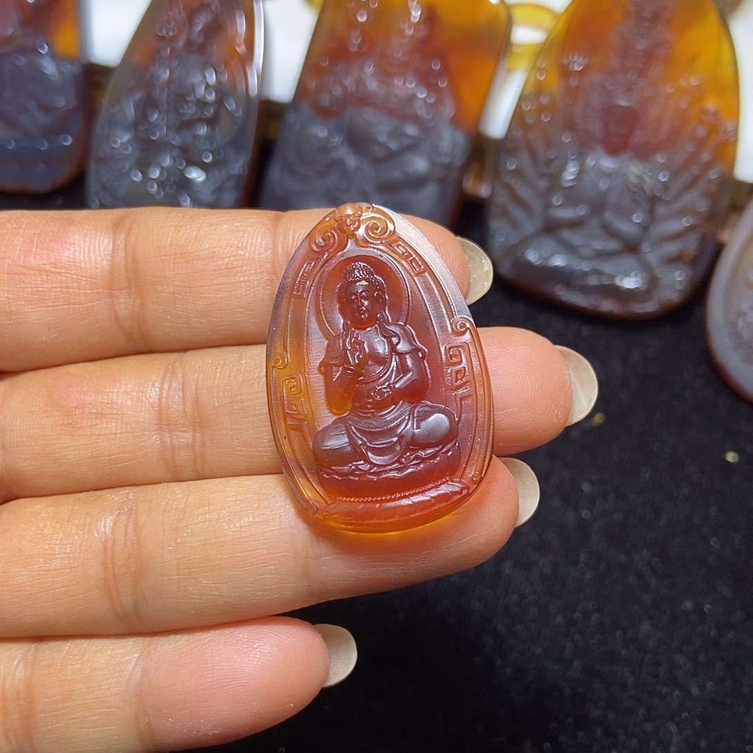 琥珀颈饰未镶嵌缅甸天然琥珀吊坠