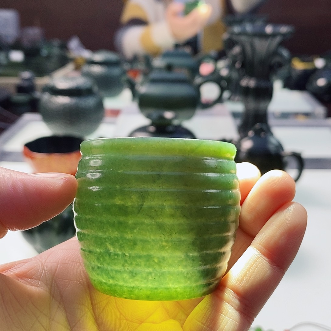和田玉（青玉）摆件未镶嵌微瑕