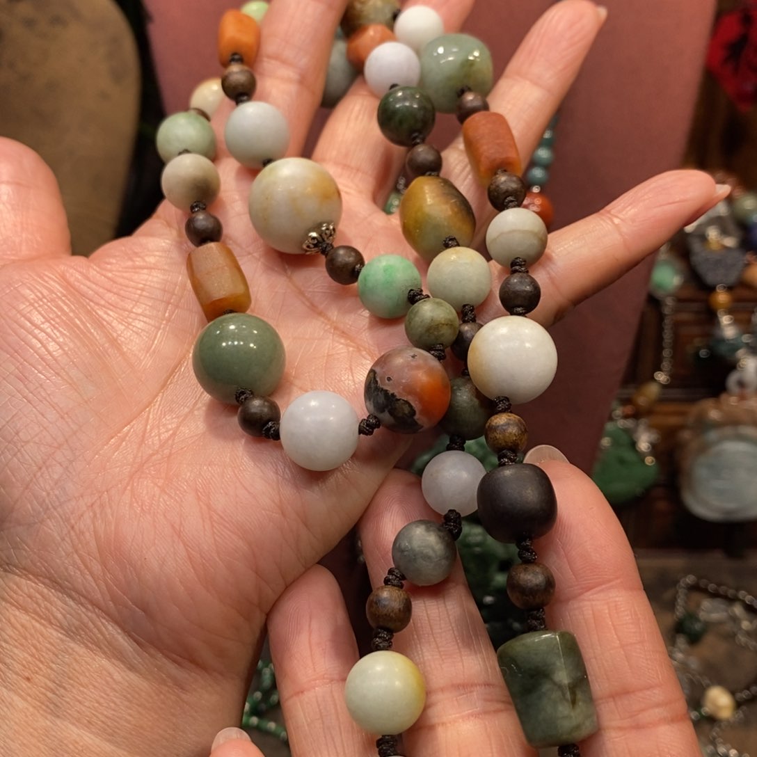 翡翠吊坠(赠链)未镶嵌