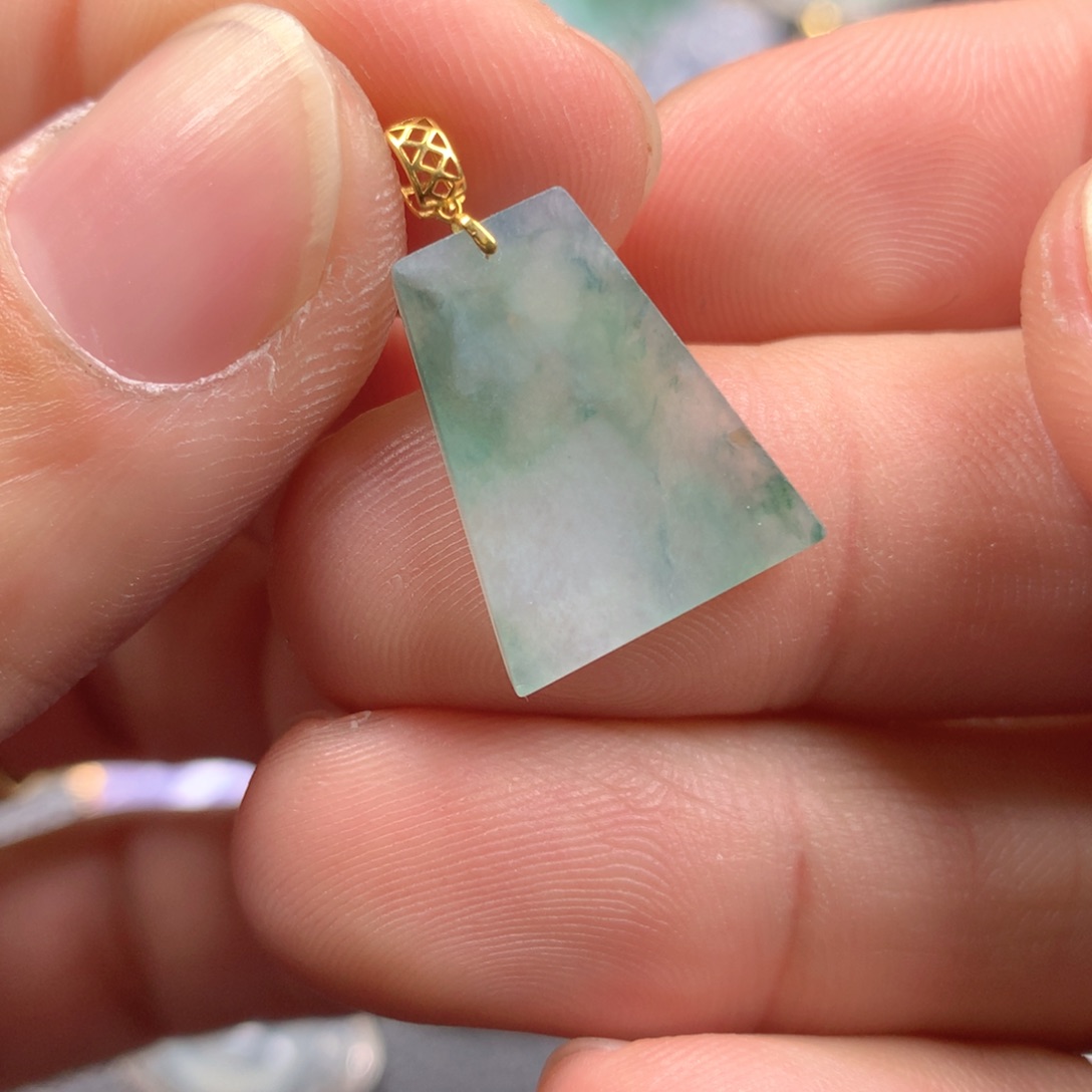 【闪购商品】翡翠颈饰18K金镶嵌翡翠