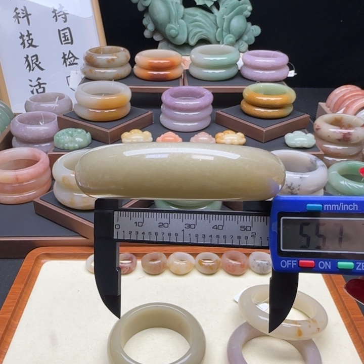 石英岩玉未镶嵌手镯不退不换