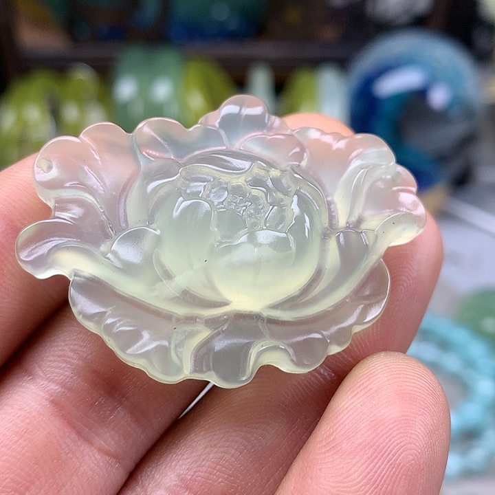 蛇纹石玉挂坠未镶嵌