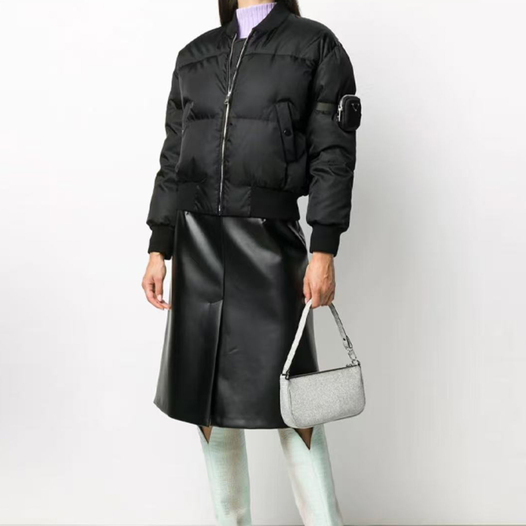 未使用 Prada/普拉达 拉链衬垫臂包羽绒服