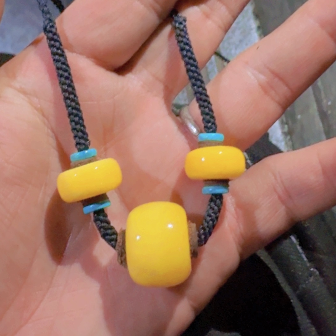 蜜蜡颈饰未镶嵌好看的喜欢带回家