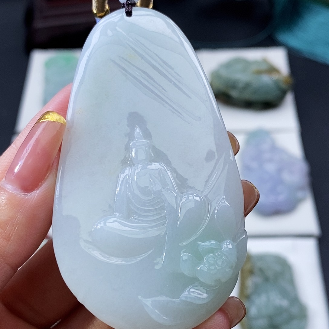 翡翠颈饰未镶嵌翡翠