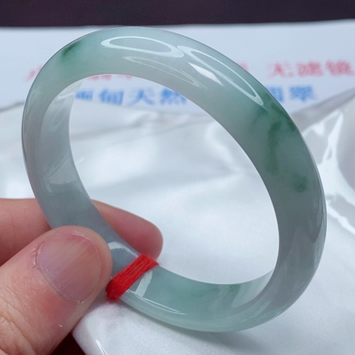 翡翠手镯未镶嵌57圈