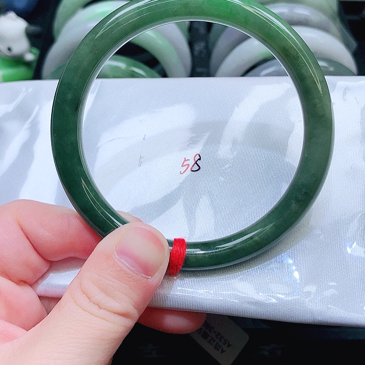 翡翠未镶嵌手镯104