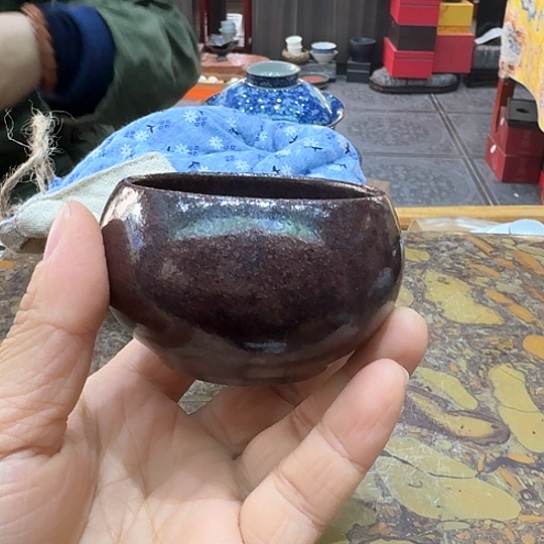 铁胎杯一个，瓷。。。品茗