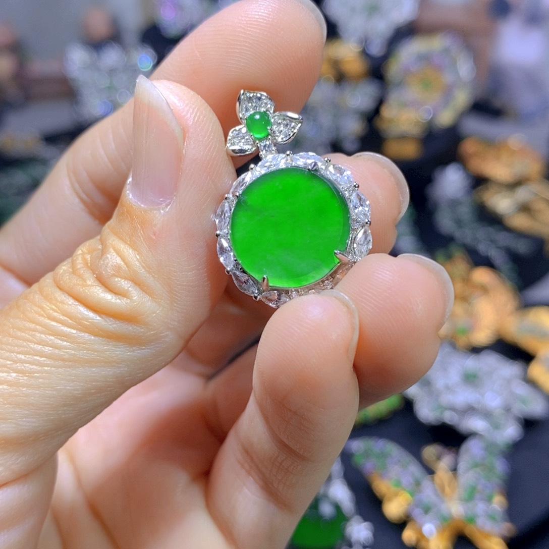 翡翠耳钉银S925镶嵌天然翡翠