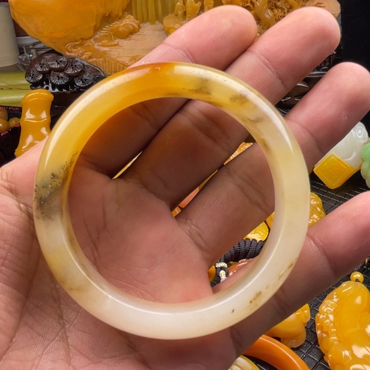 石英质玉（黄龙玉）手镯合金