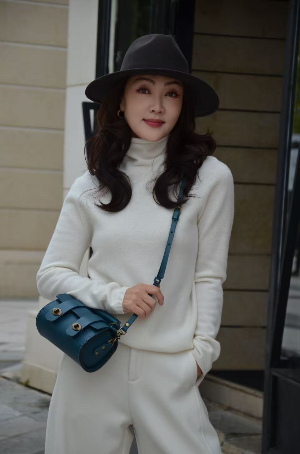 高品质一线成衣100%羊毛堆堆领毛衣