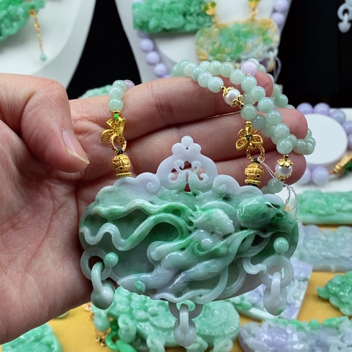 翡翠颈饰未镶嵌翡翠吊坠挂件