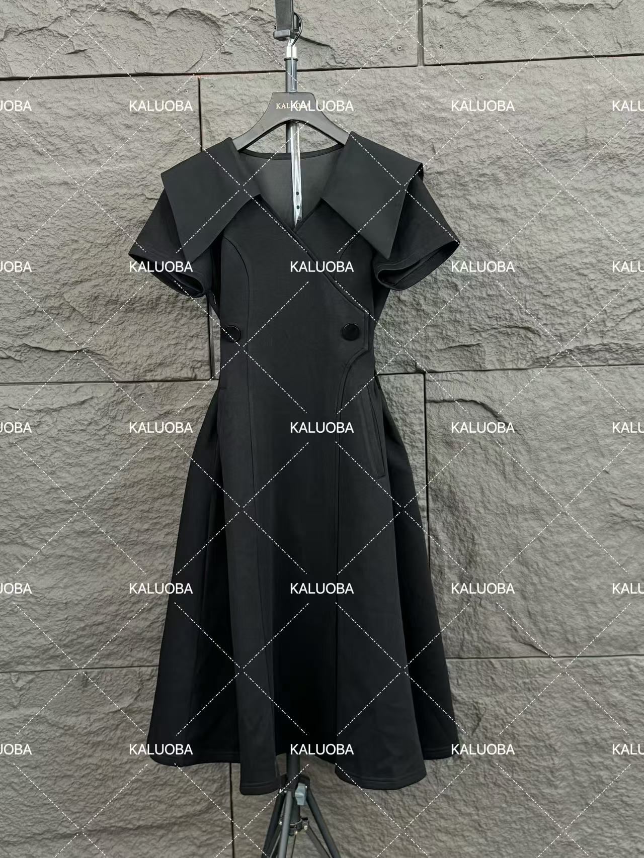 【原创大码设计师款女装】2025新款气质显瘦大码连衣裙K1023