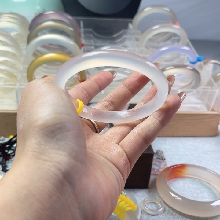 手镯玛瑙/玉髓未镶嵌宝*咪