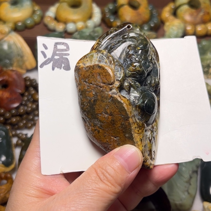 岫岩河磨玉（透闪石质玉）未镶嵌珠宝奇石