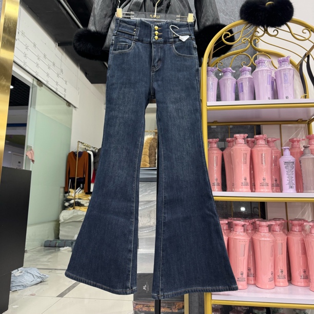 【相老板】精选新品-8116-加厚绒三粒扣牛仔喇叭裤