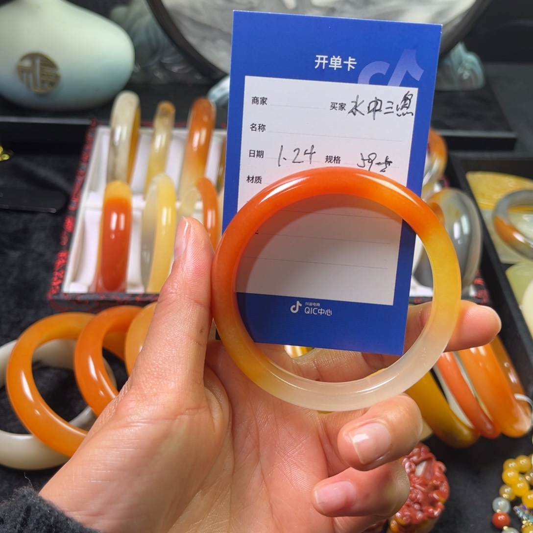 石英质玉（黄龙玉）手镯未镶嵌ζ****﹏