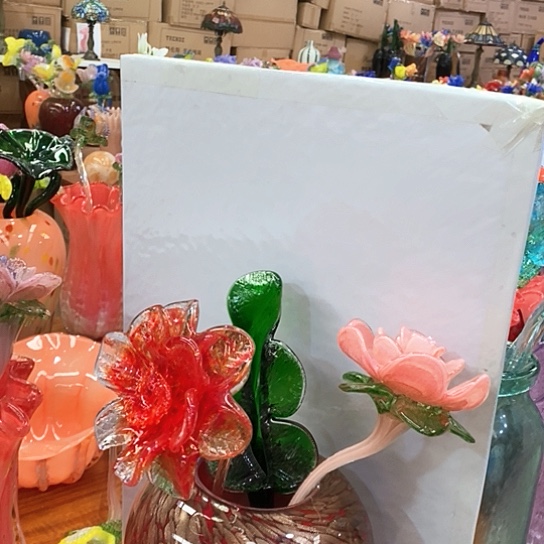 琉璃花瓶高45厘米宽9厘米