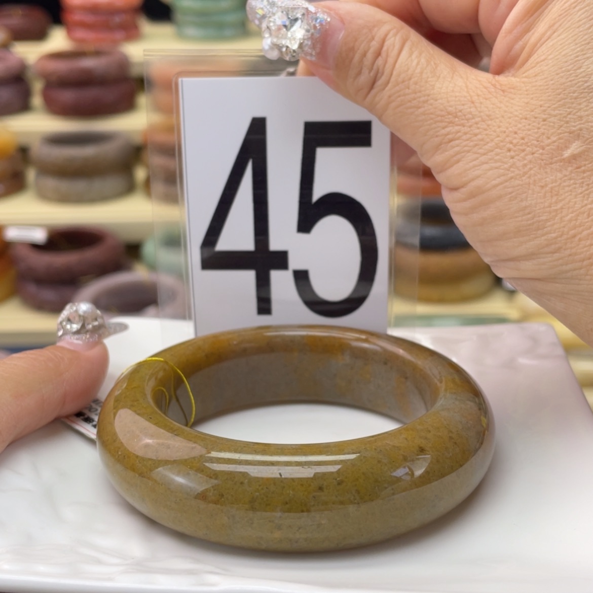 【闪购商品】石英质玉手镯未镶嵌