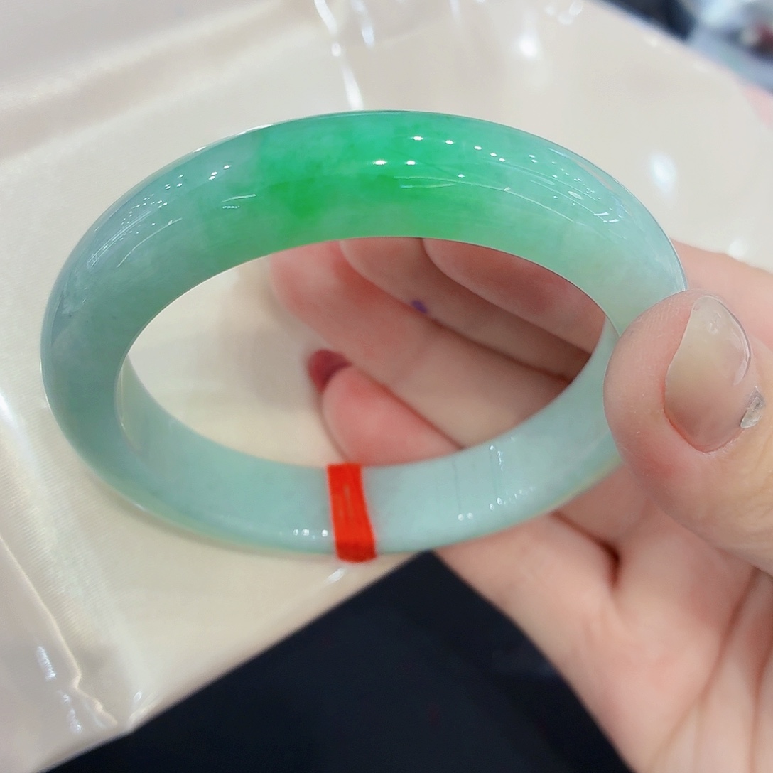 翡翠未镶嵌手镯翡翠57圈口（强推）