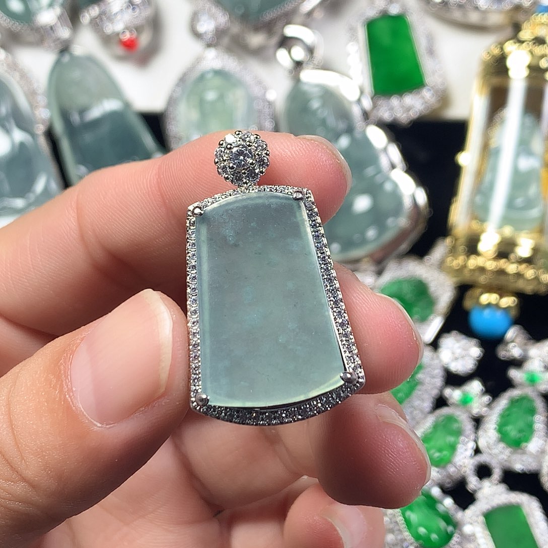 翡翠未镶嵌吊坠(不含链)