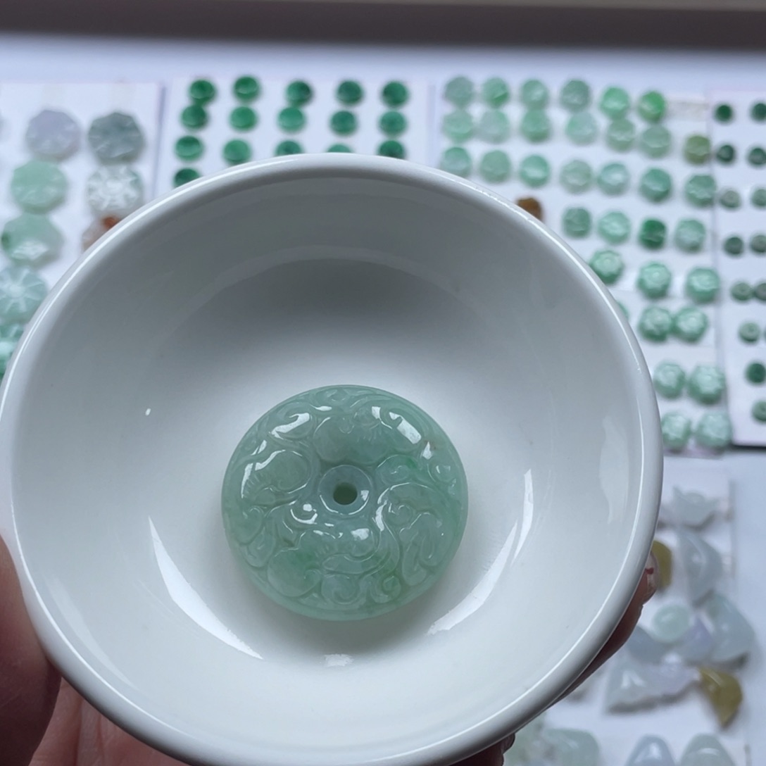 翡翠颈饰未镶嵌66688888