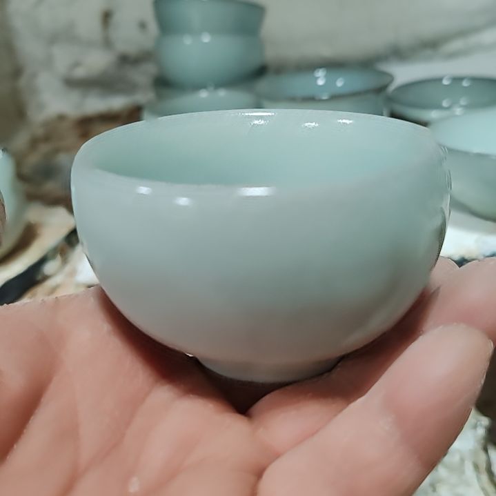 官瓷天青釉主人杯微瑕