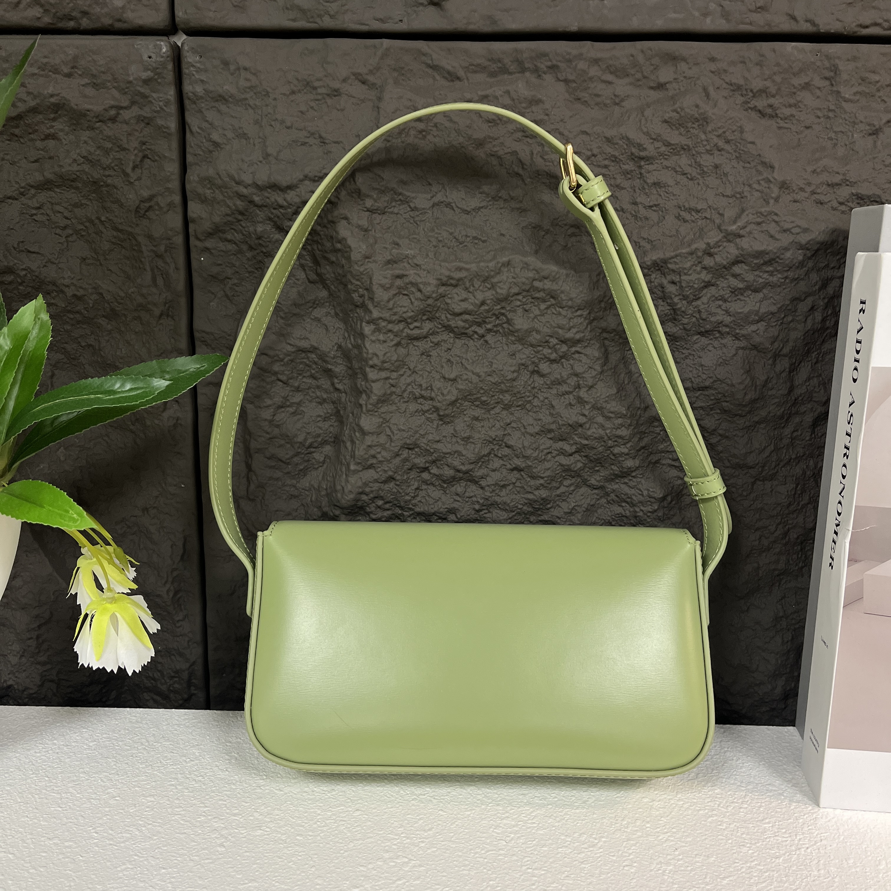 【004】20*4*12潮流新款单肩斜挎包