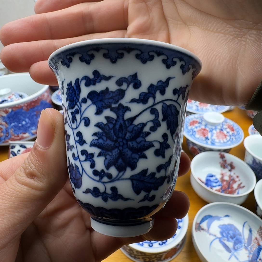 青花缠枝莲纹香杯