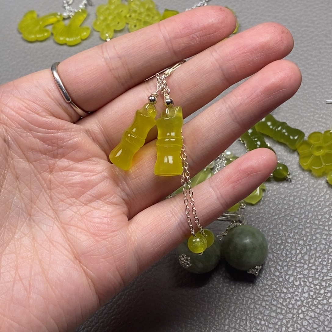 紫***，蛇纹石玉未镶嵌挂件耳饰耳环项链