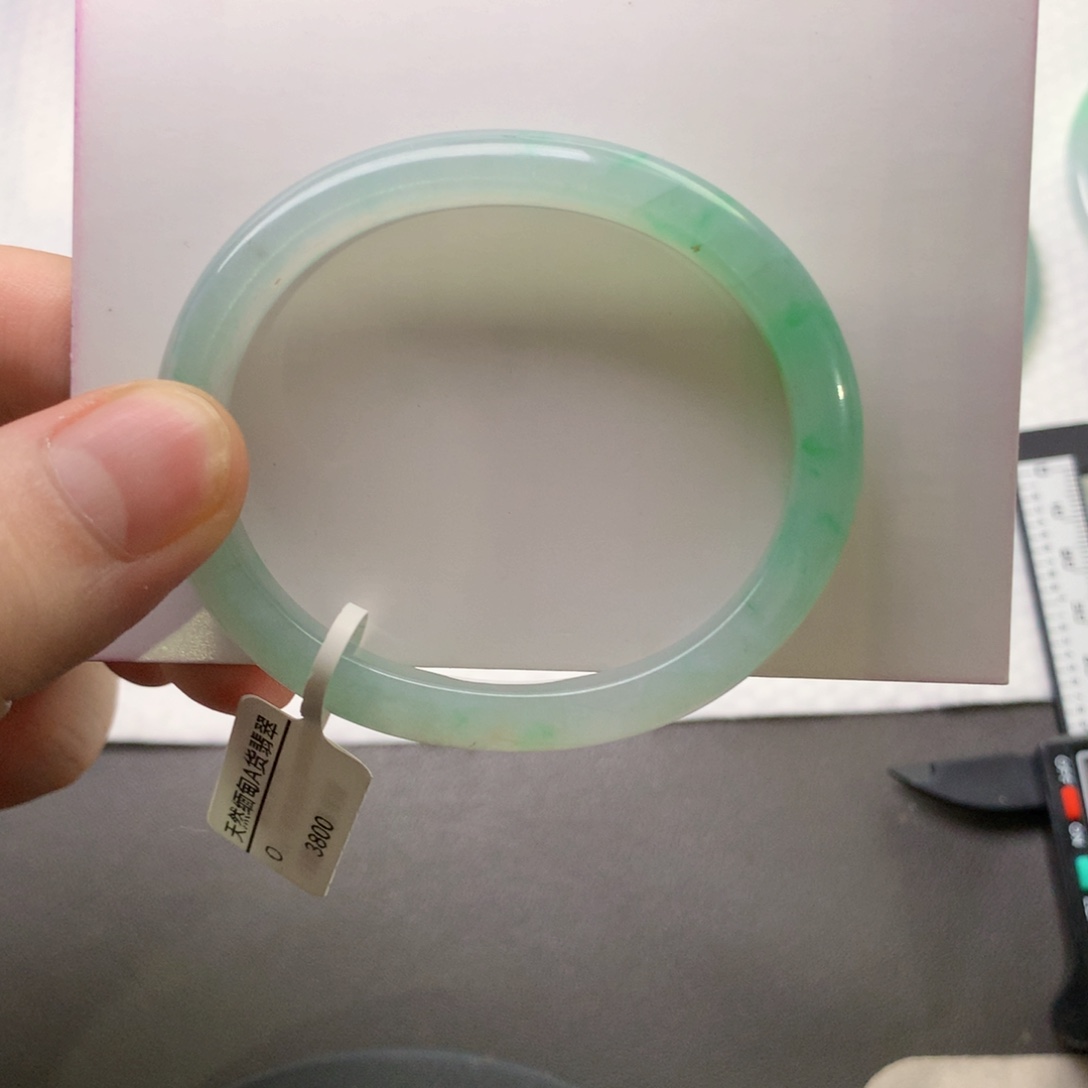 翡翠未镶嵌手镯（贵妃镯）52