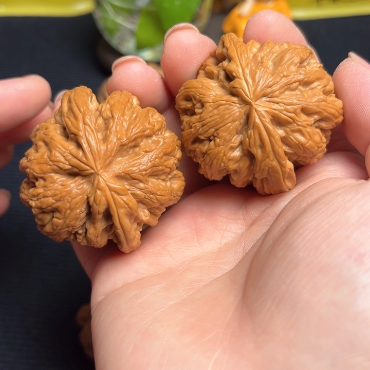 文玩核桃吊坠大粗筋45瑕疵款