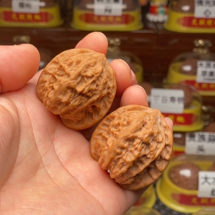 吊坠文玩核桃嘛**好野狼