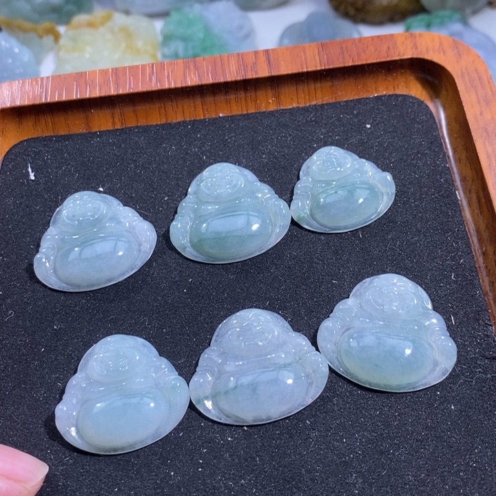 【闪购商品】颈饰未镶嵌翡翠佛