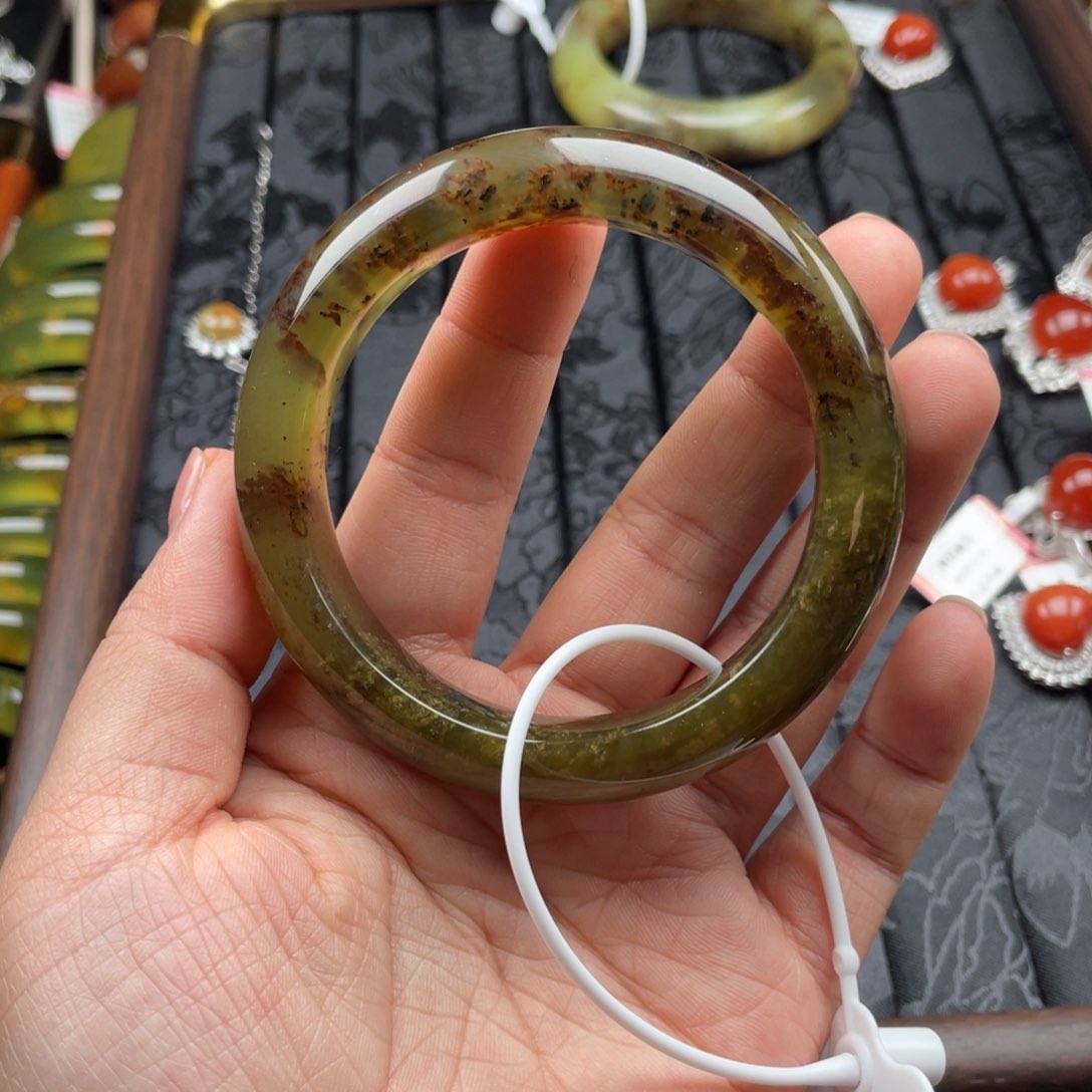 未镶嵌蛇纹石玉手镯