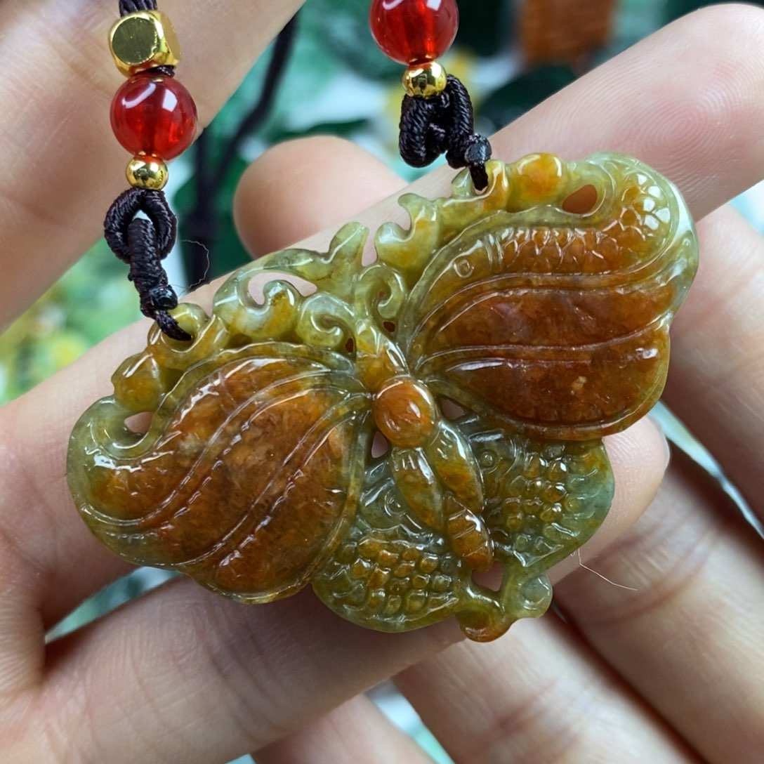 翡翠颈饰未镶嵌吊坠