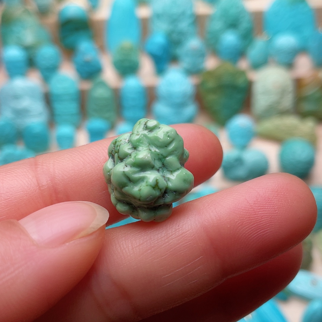 绿松石颈饰未镶嵌