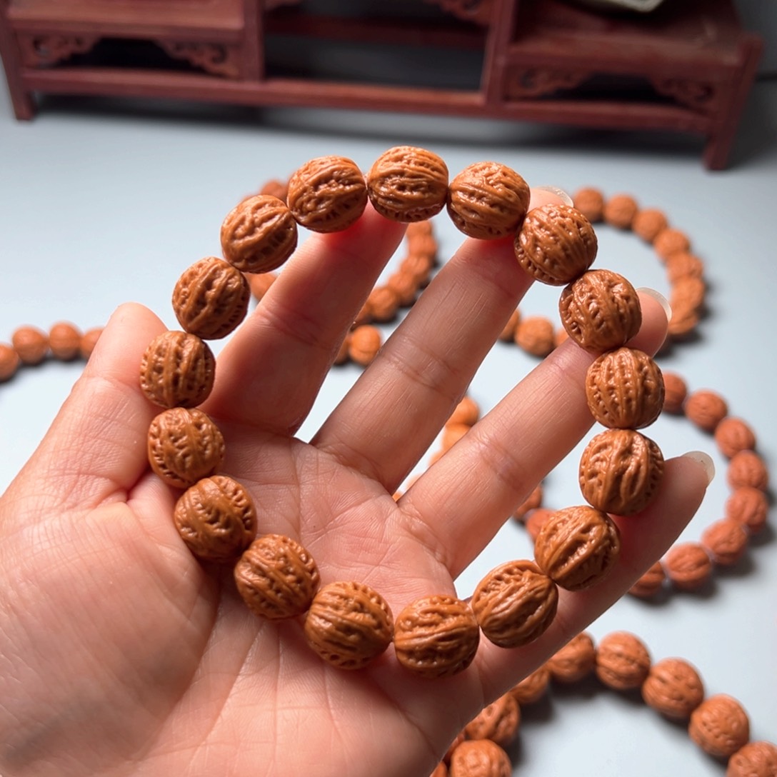 文玩核桃吊坠窦***.野生小核桃