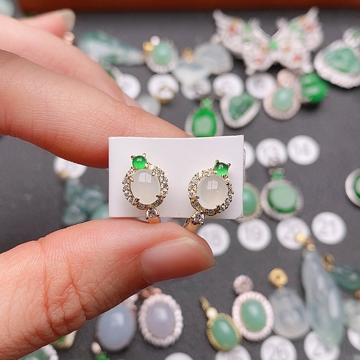 翡翠颈饰银S925镶嵌耳包