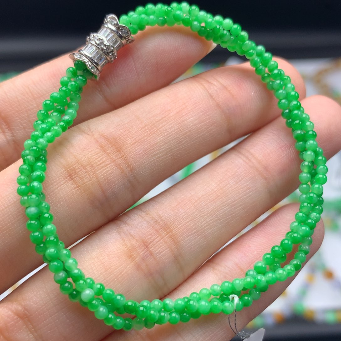 未镶嵌翡翠手链卡